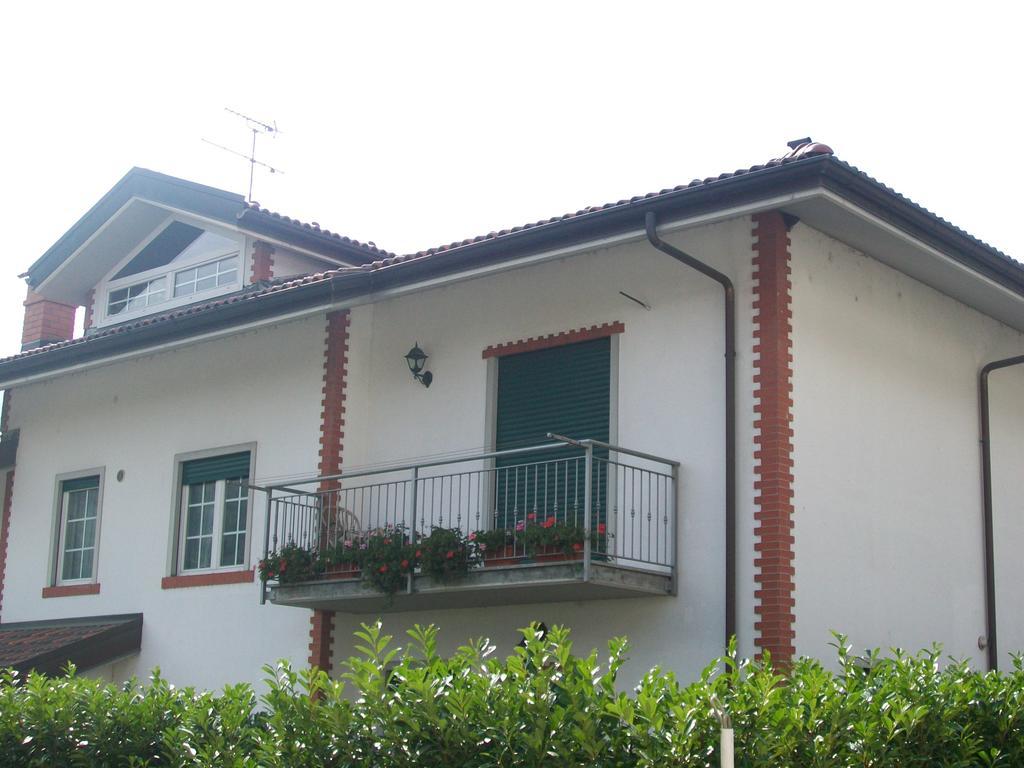 Villa Mafi Нюс Экстерьер фото